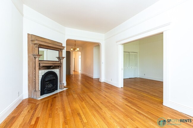 Photo - Mission District: Top Floor Flat Above Blondie's Bar w/ Formal Dining Room & W/D in unit Apartment