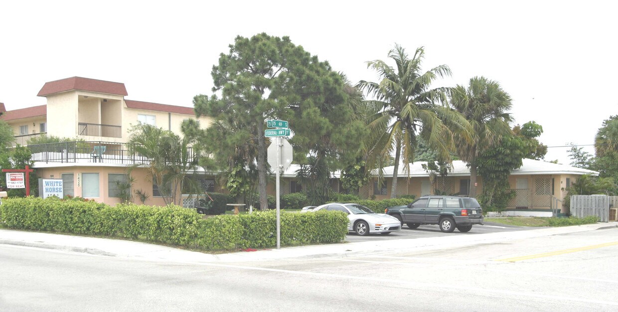 Primary Photo - White Horse Apartments