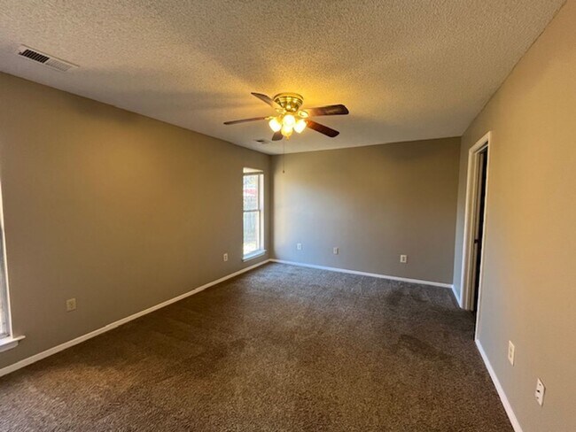 Foto del edificio - Renovated 2 Bedroom 2 Bath Home with 2 Car Garage for Rent!