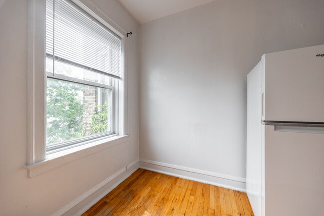 Photo - 1145 West Morse Avenue #307 Apartment
