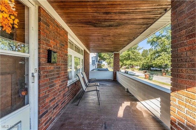 Building Photo - 7605 Deerfield Dr