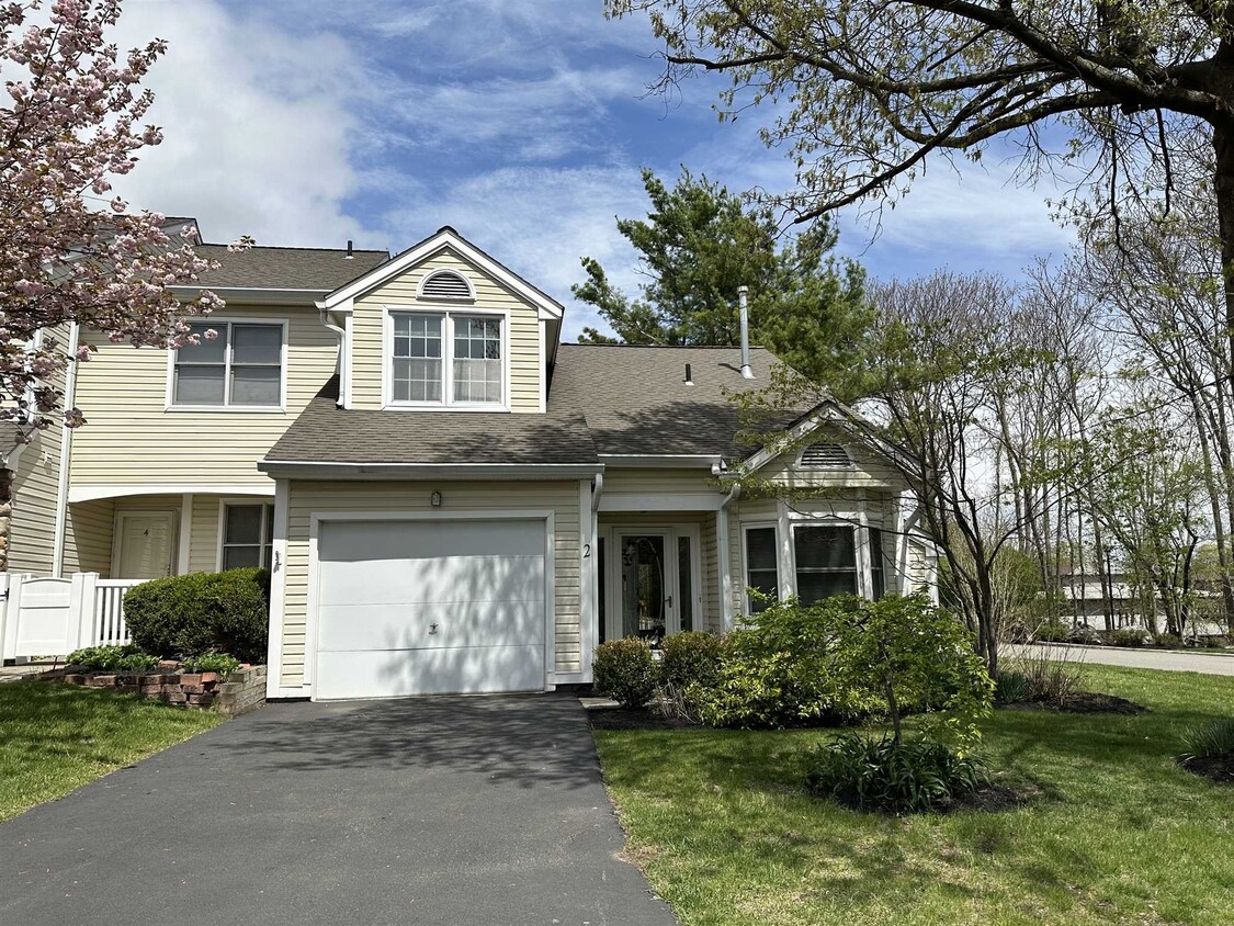 Primary Photo - 2 Chatham Ct