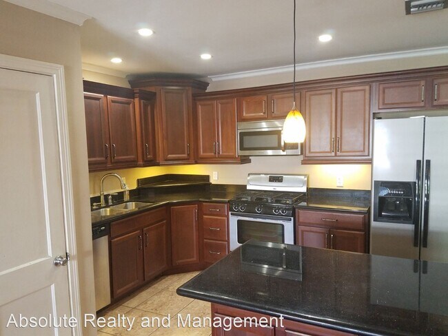 Building Photo - 3 br, 2 bath House - 114 Dolphin