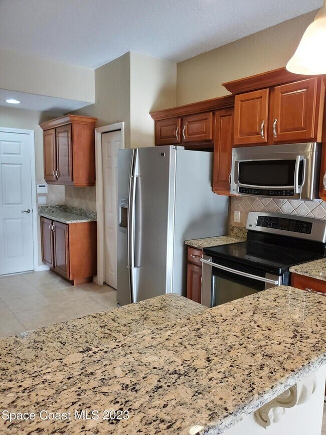 Building Photo - 1523 Beechfern Dr