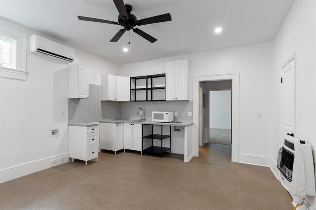 Foto del edificio - 224 Finley Ave