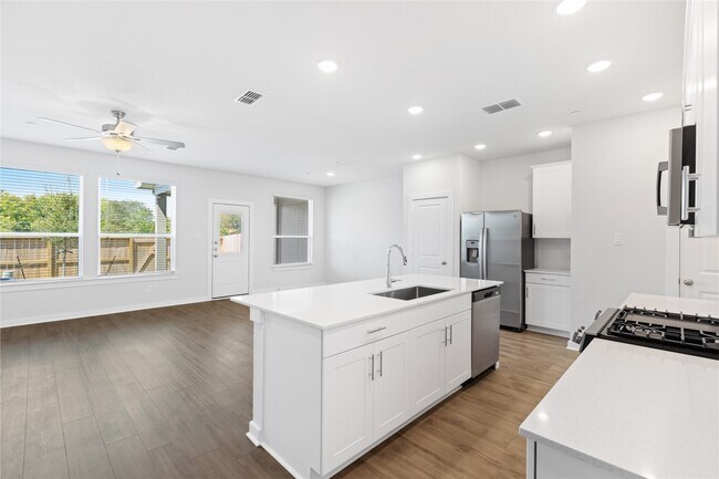 Foto del edificio - 3035 Dovedale St