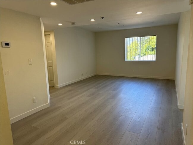 Foto del edificio - 2616 Canada Blvd