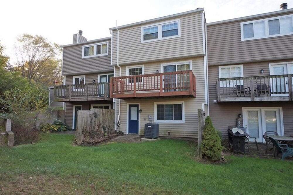 Walkout basement and first floor deck - 2847 Mossy Brink Court