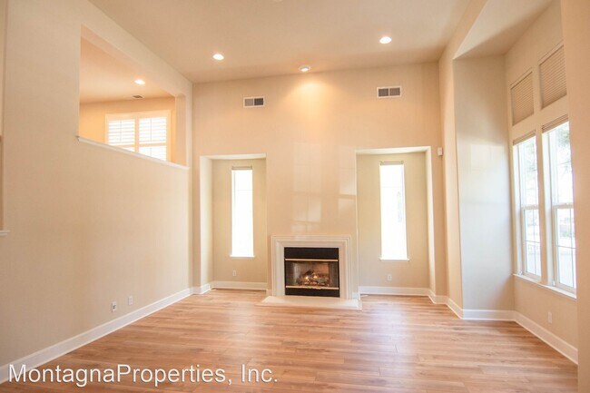 Building Photo - 3 br, 3 bath House - 2249 Samaritan Drive