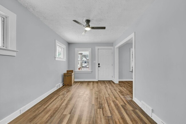 Foto del edificio - 1728 Hillview Rd