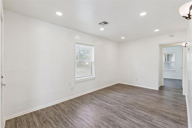 Foto del edificio - 1006 SE 51st St