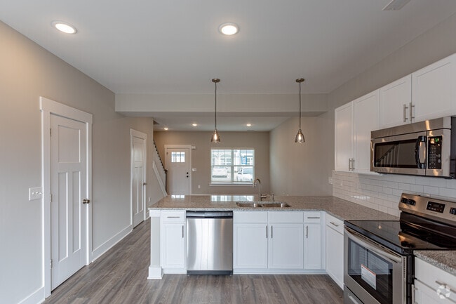 2BR, 2BA - Rutherford - 1180SF - Village at Old Fort