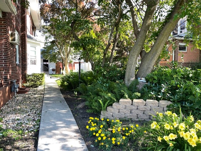 Building Photo - 3721 Broadway