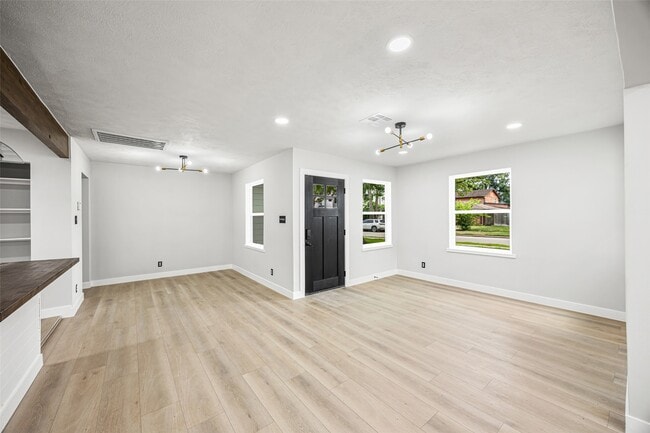 Building Photo - 4626 Holly St