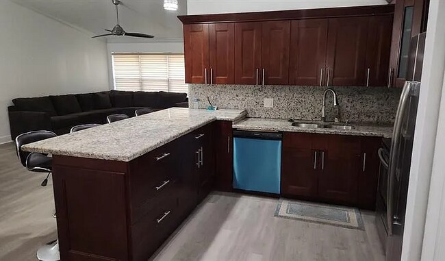 Foto del edificio - 7708 NW 38th Ave