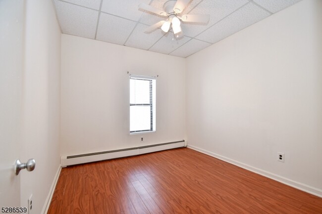 Building Photo - 431 Springfield Ave