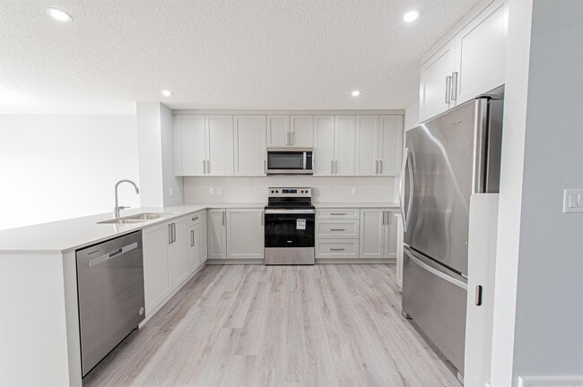 Building Photo - 1445 Cherniak Way SW