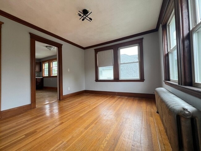 Building Photo - 53 Westmount Ave