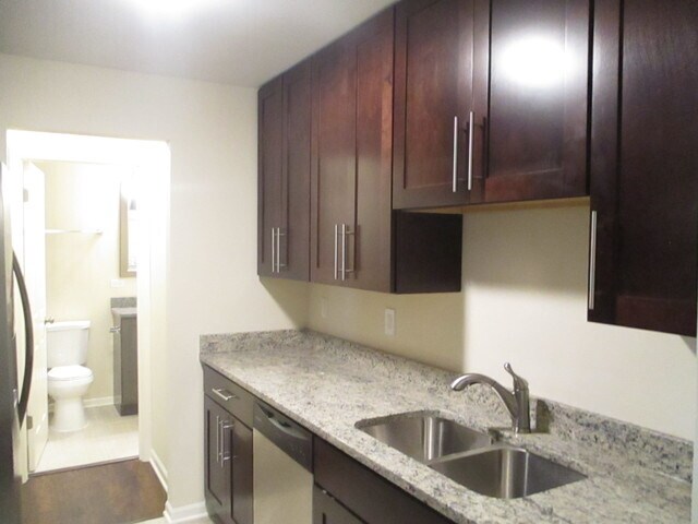 Foto del edificio - 572 Somerset Ln