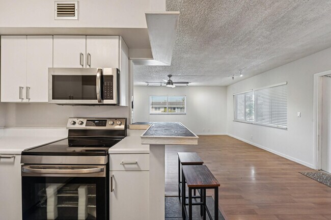 Foto del edificio - 1400 NE 54th St