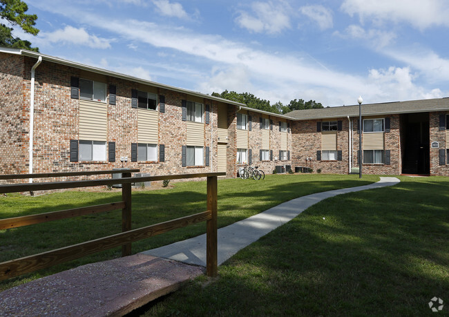 Building Photo - Hanover Landing Apartments