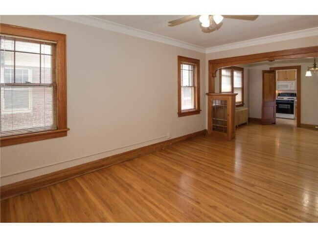 Building Photo - 3216 Fremont Ave S
