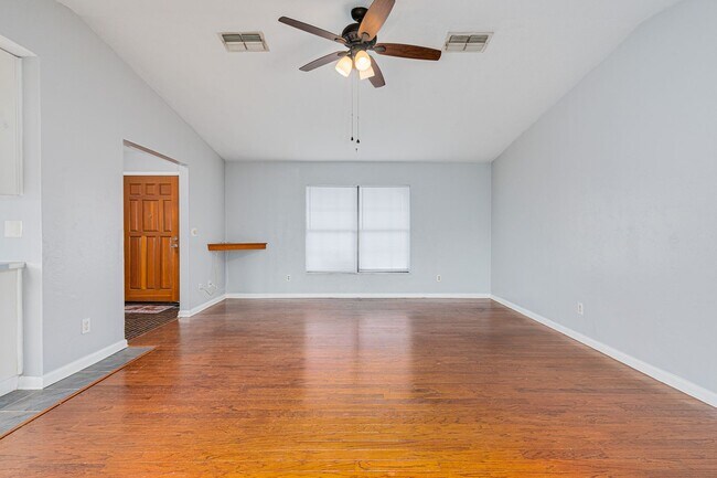 Building Photo - Spacious 2 Bedroom 2 Bath Home in Georgetowne