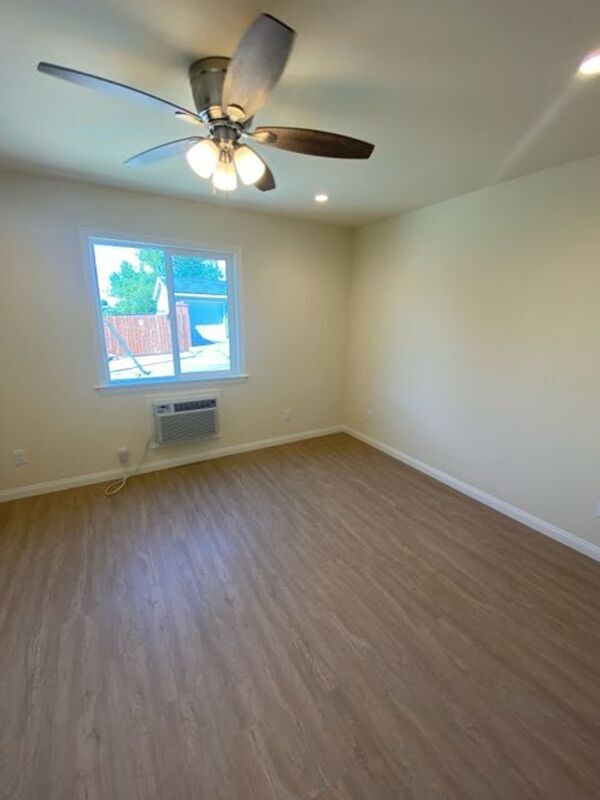 Building Photo - 10038 Tujunga Canyon Blvd