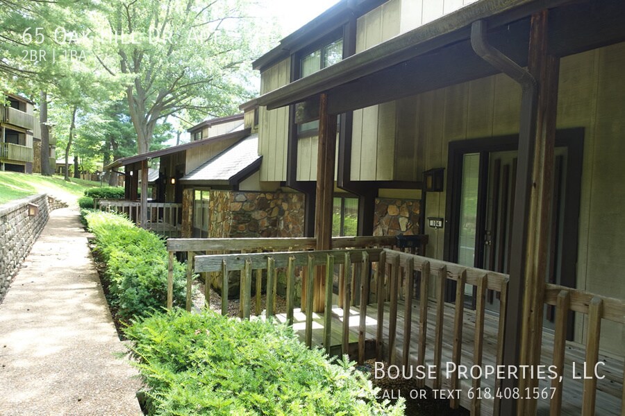 Foto principal - 65 Oak Hill Dr