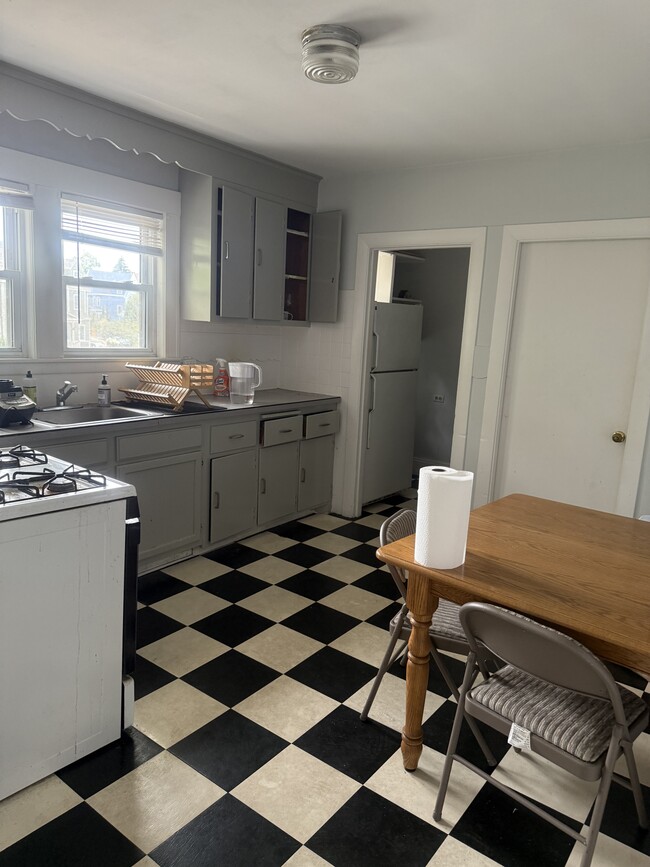 Building Photo - 879 Broadway Building Photo - 879 Broadway