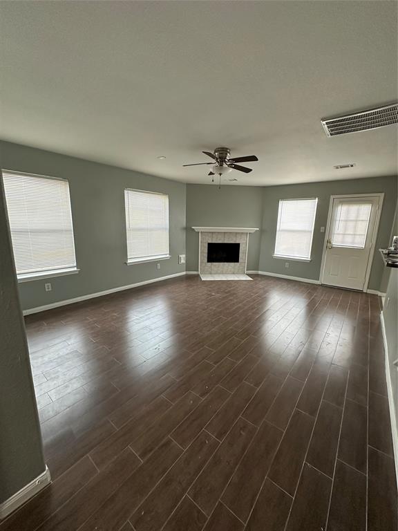 Foto del edificio - 4043 Hawthorn Glen Ct