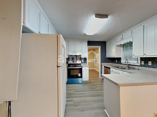 Building Photo - 4929 Harrington Pl