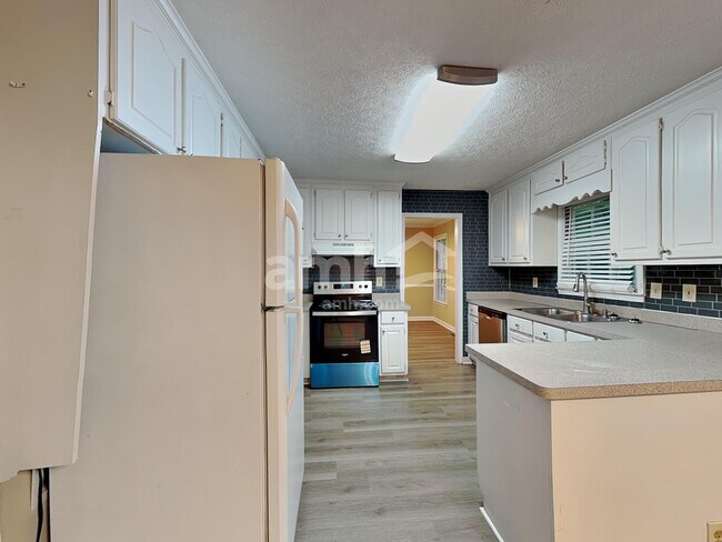 Foto del edificio - 4929 Harrington Pl