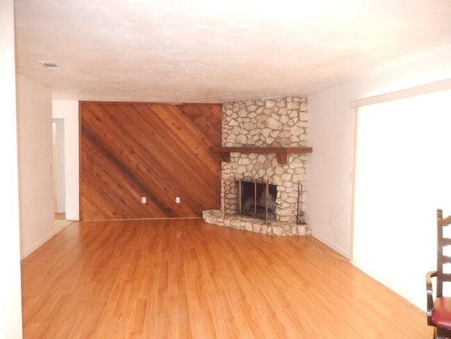 Building Photo - 2338 Eastgate Way