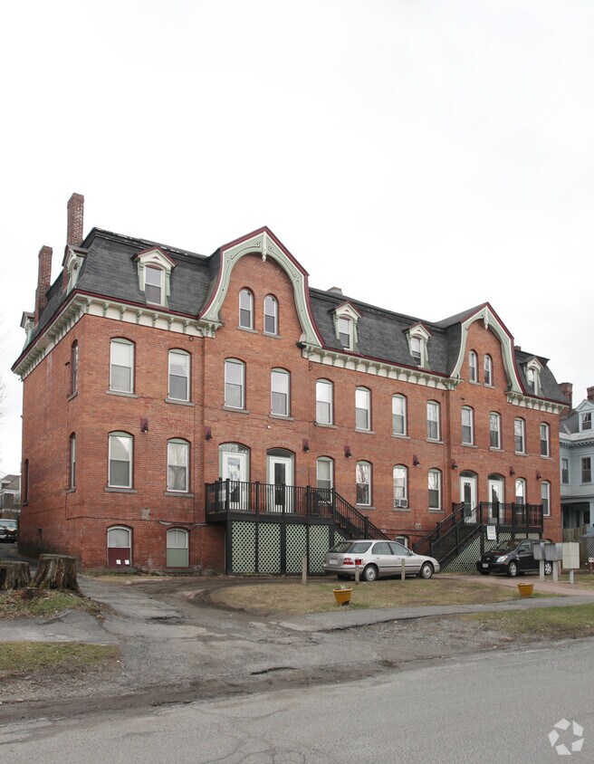 Foto del edificio - 99 Wendell Ave