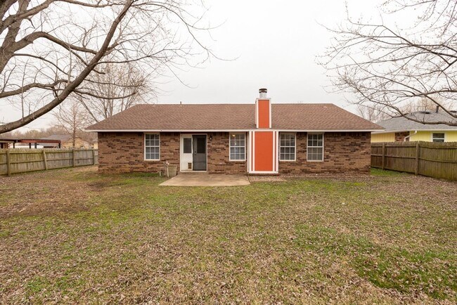 Building Photo - Rare four bedroom Owasso home! Get it befo...