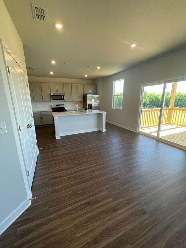 Building Photo - Introducing a stunning home