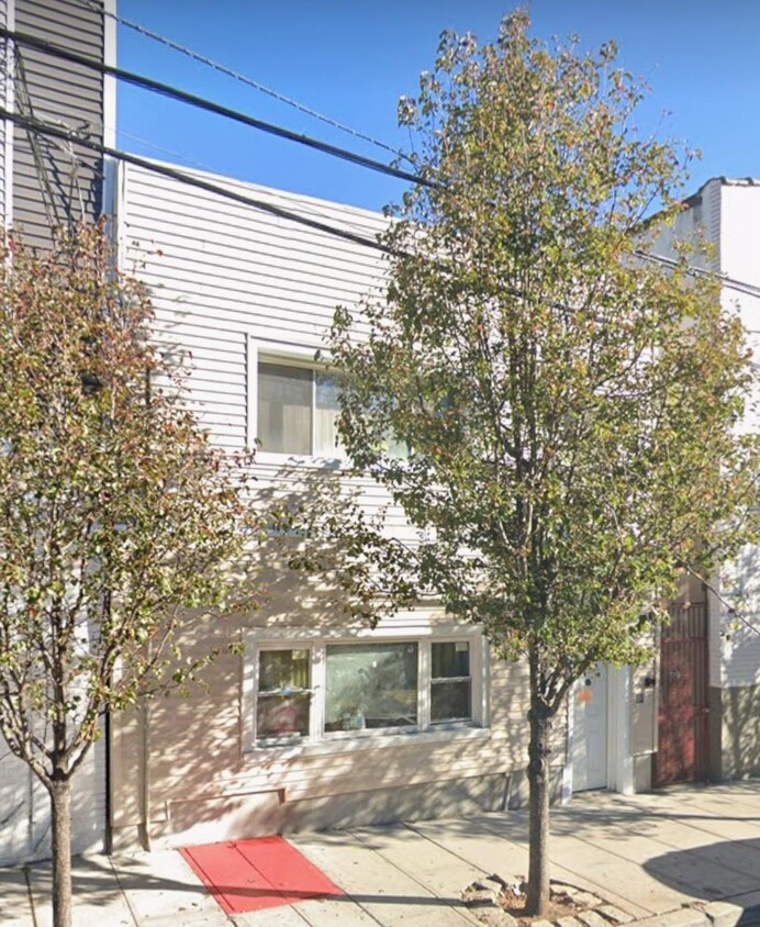 Primary Photo - 510 Monastery Pl