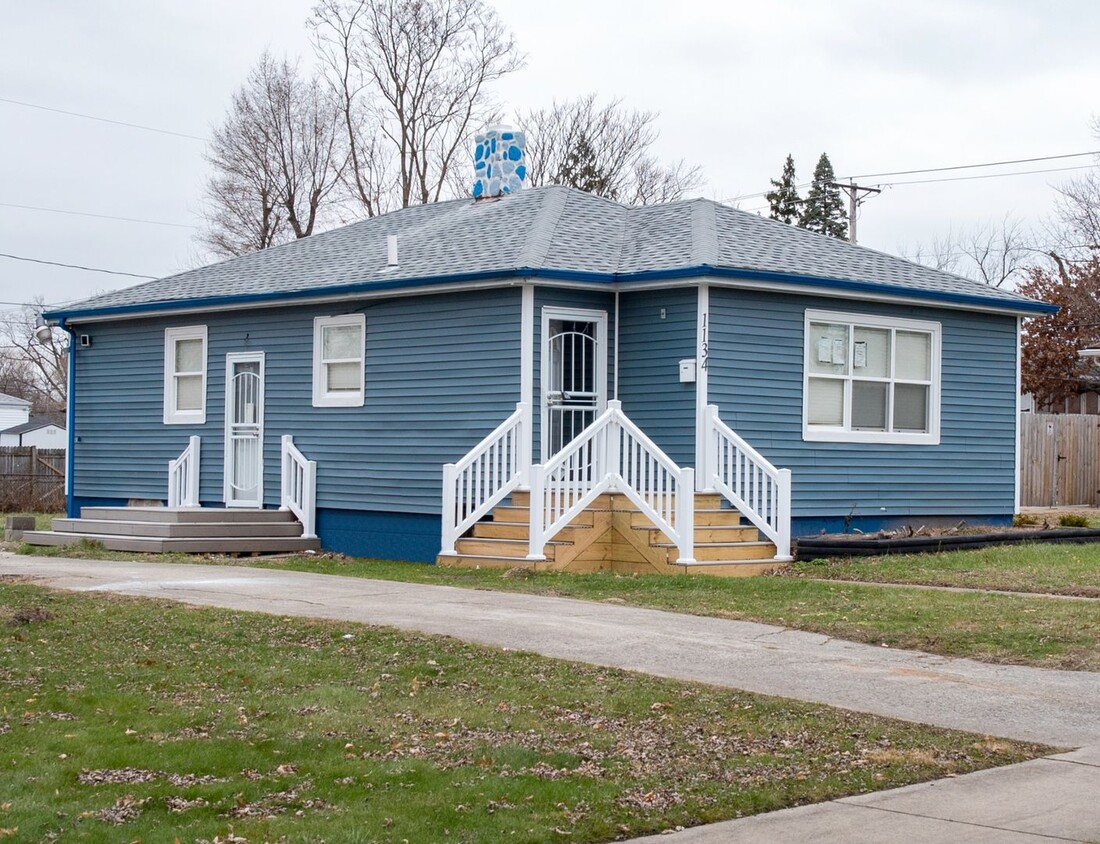 Primary Photo - West Side Luxury Home! Totally Renovated!