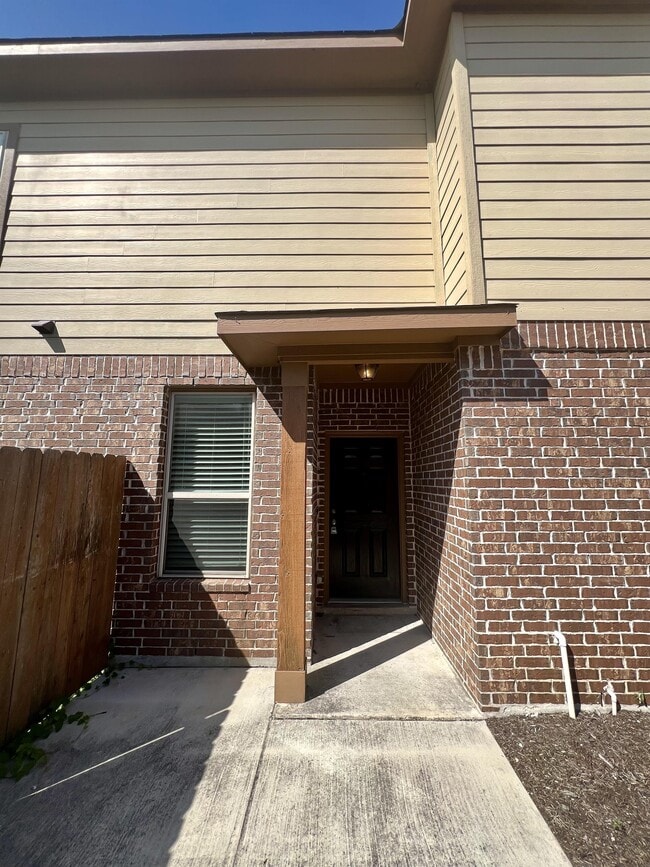 Foto del edificio - 374 Creekside Curve