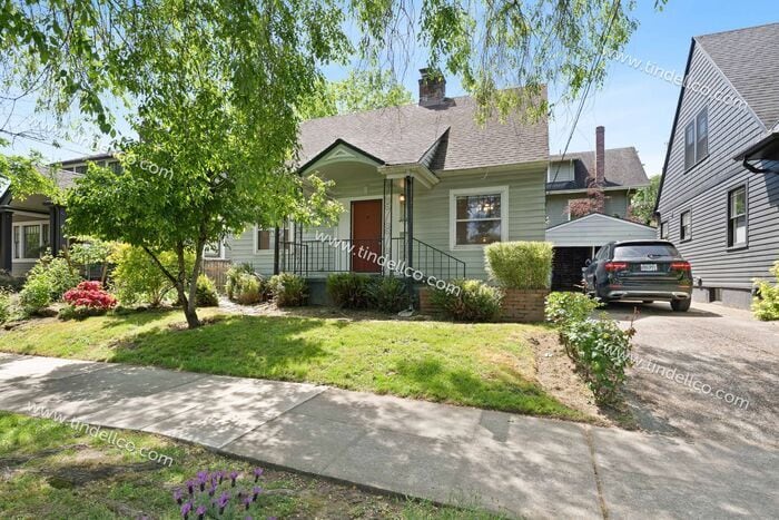 Charming Hosford-Abernethy Craftsman – 3 Bedroom Home w/ Fenced Yard - Pets Welcome! - Charming Hosford-Abernethy Craftsman – 3 Bedroom Home w/ Fenced Yard - Pets Welcome!