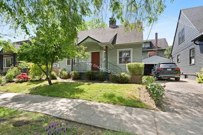 Charming Hosford-Abernethy Craftsman – 3 Bedroom Home w/ Fenced Yard - Pets Welcome! - Charming Hosford-Abernethy Craftsman – 3 Bedroom Home w/ Fenced Yard - Pets Welcome!