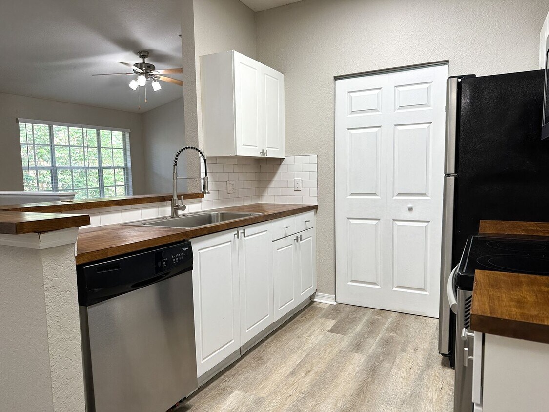 Crescent Place - 22-206 - Crescent Place - 22-206