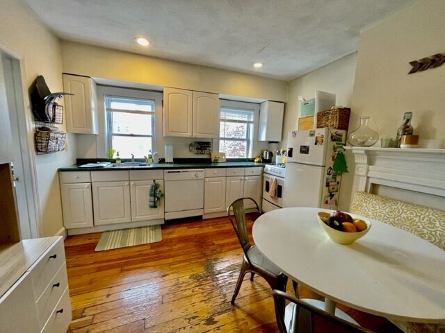 Building Photo - 93 Endicott St