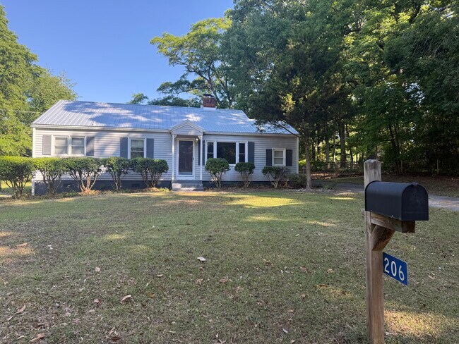 Brand new roof - 206 Griffith St