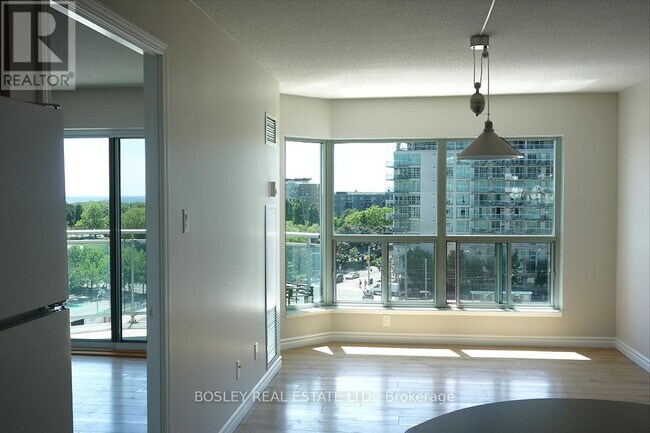 Building Photo - 600 Queens Quay W