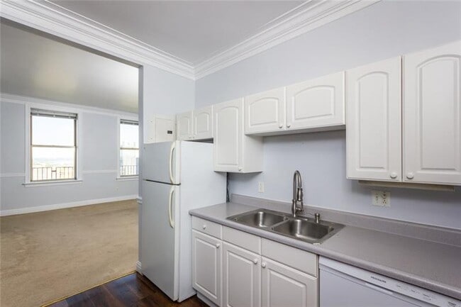 Building Photo - 516 Grandview Ave