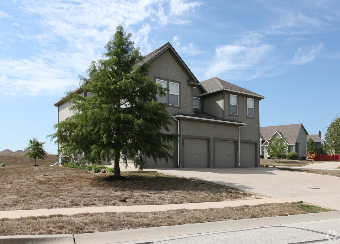 64006526 Theden St, Shawnee, KS 66218 Apartments in Shawnee, KS