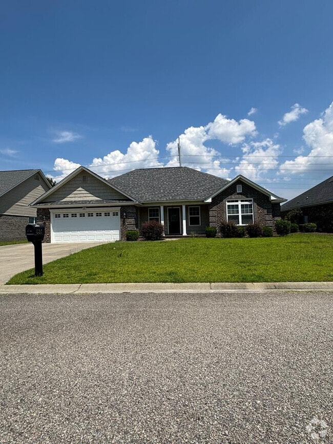 Building Photo - 531 Waterlily Dr
