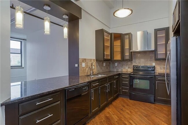 Photo - 87 Peachtree St SW House